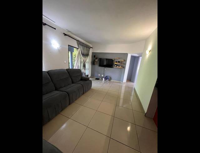 2 BEDROOM PROPERTY TO RENT IN LONEHILL